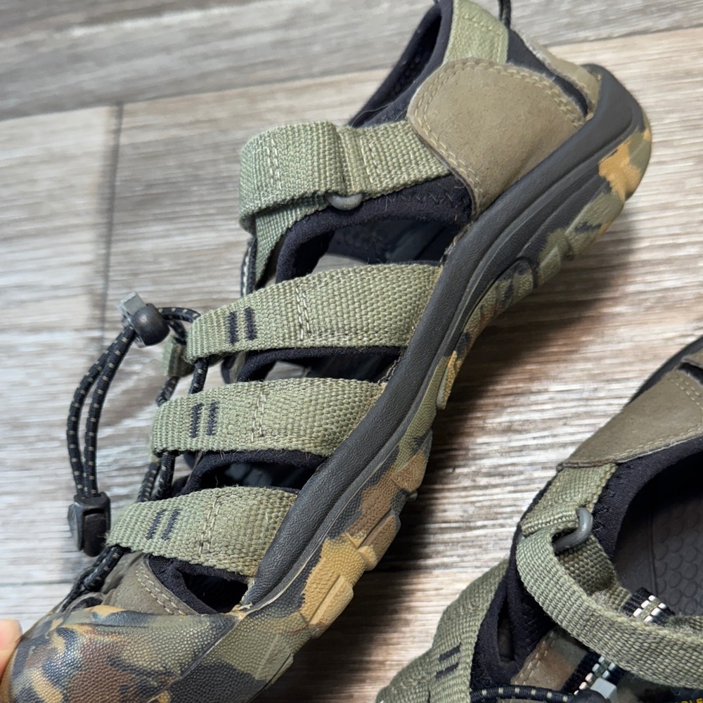 Keen Kids Camouflage Outdoor Sandals size 37 (s158) - Picture 3 of 6